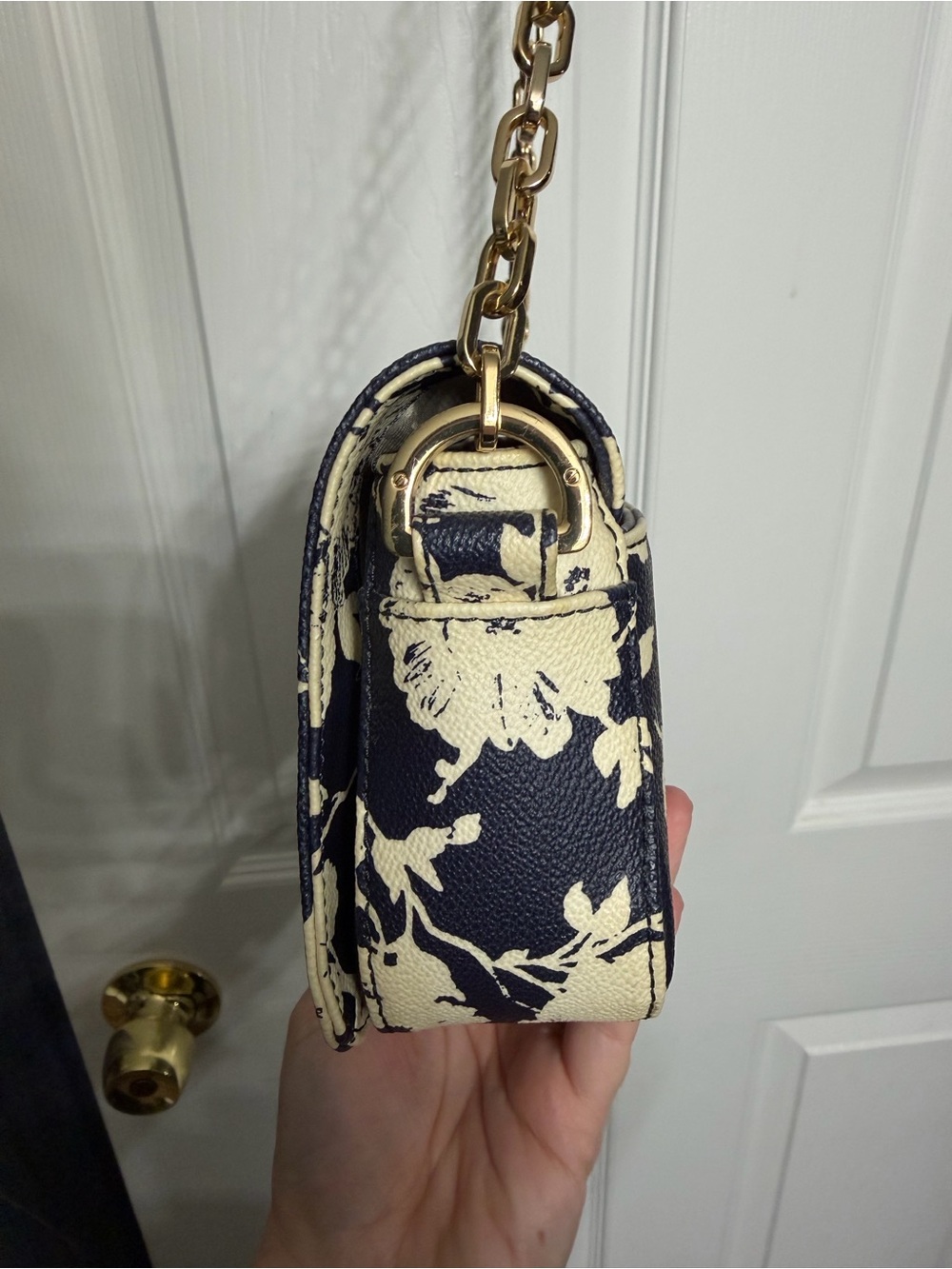 Tory Burch Navy Floral Chain Shoulder Bag - Picture 4 of 16